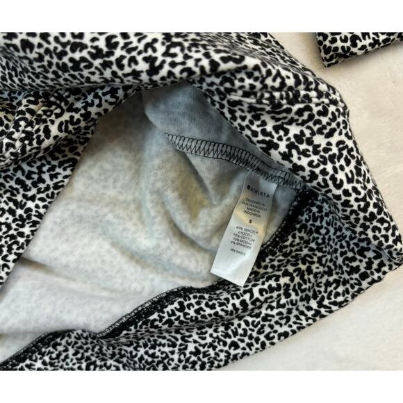 Athleta Size Small Animal Print crew neck Sweatshirt athletic wear athleisure - Picture 5 of 6